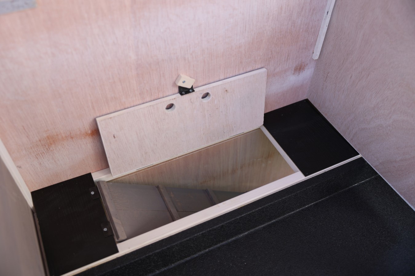 Kerbl Lucky – odklápěcí střecha a dvířka