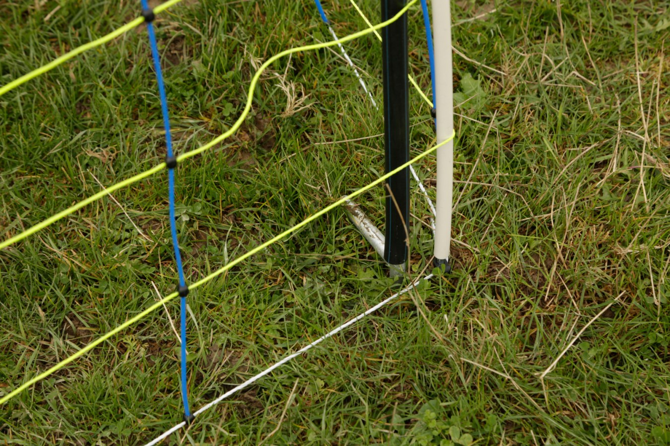 Tyčka pro síť pro drůbež